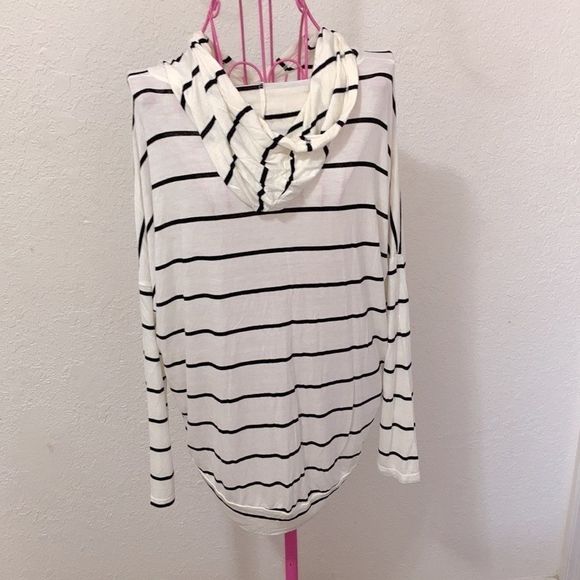 Hoodie Tee  - Picture 4 of 16